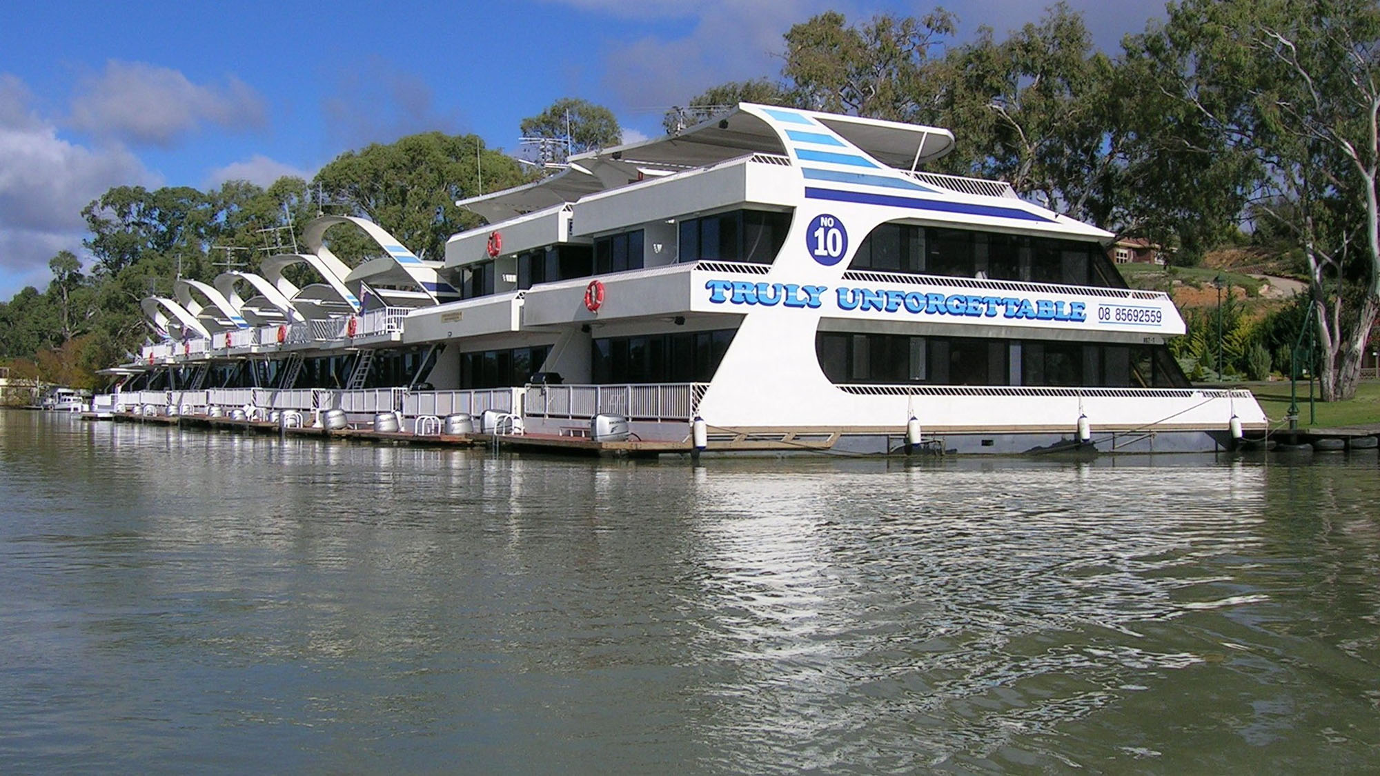 Unforgettable Houseboats